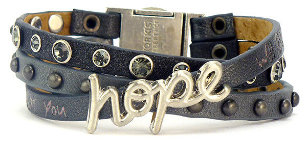 Trio Hope Black Iris